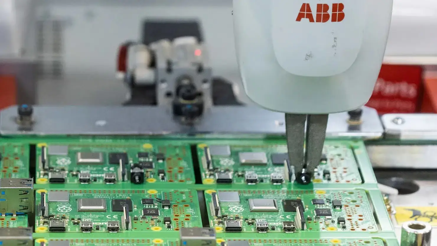 Amor com IA, Genomas Assassinos e a Tomada dos Bots de Suporte