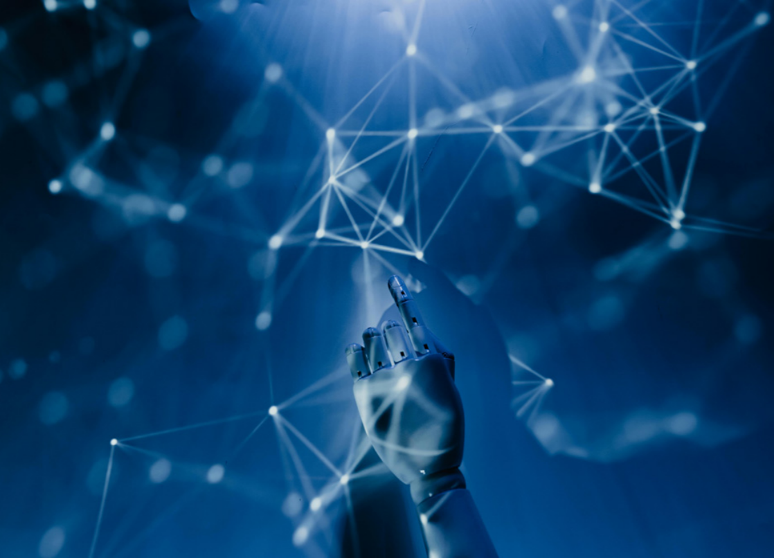 Risco de desinformação por IA cresce com eleições no Brasil