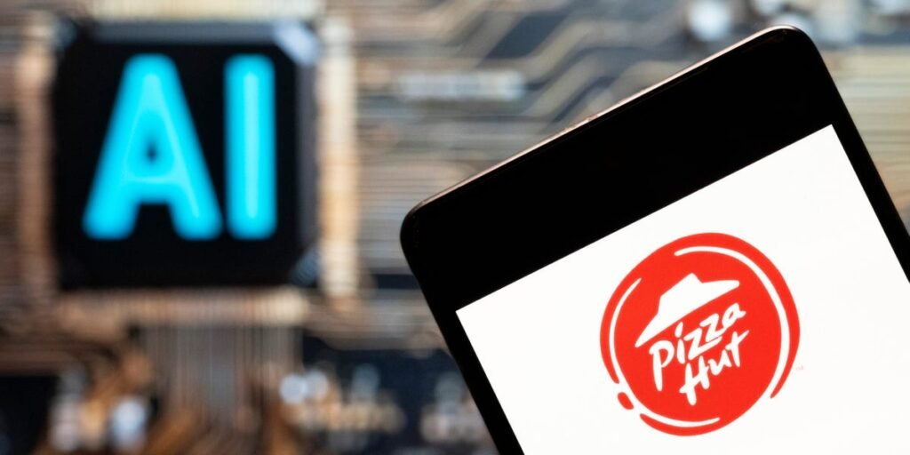 Franqueado da Pizza Hut processa rede e culpa IA por prejuízo de US$ 100 milhões