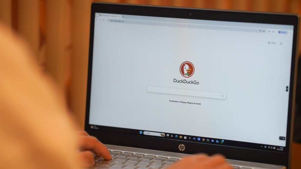 DuckDuckGo cresce 28% enquanto Google insiste que todo mundo ama IA
