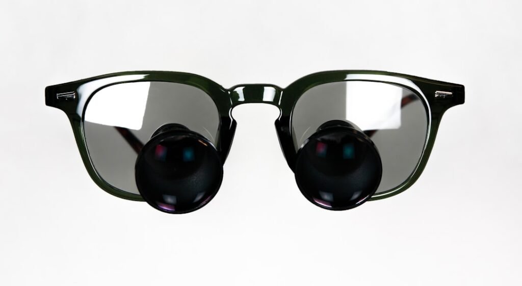 Meta demite 1.100 treinadores de IA após vazamento sobre Ray-Ban