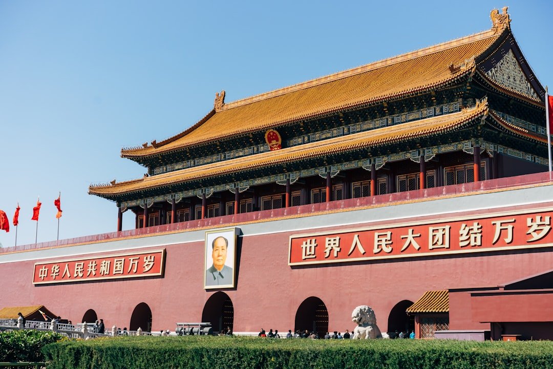 Anthropic acusa Alibaba de extrair capacidades do Claude de forma ilícita