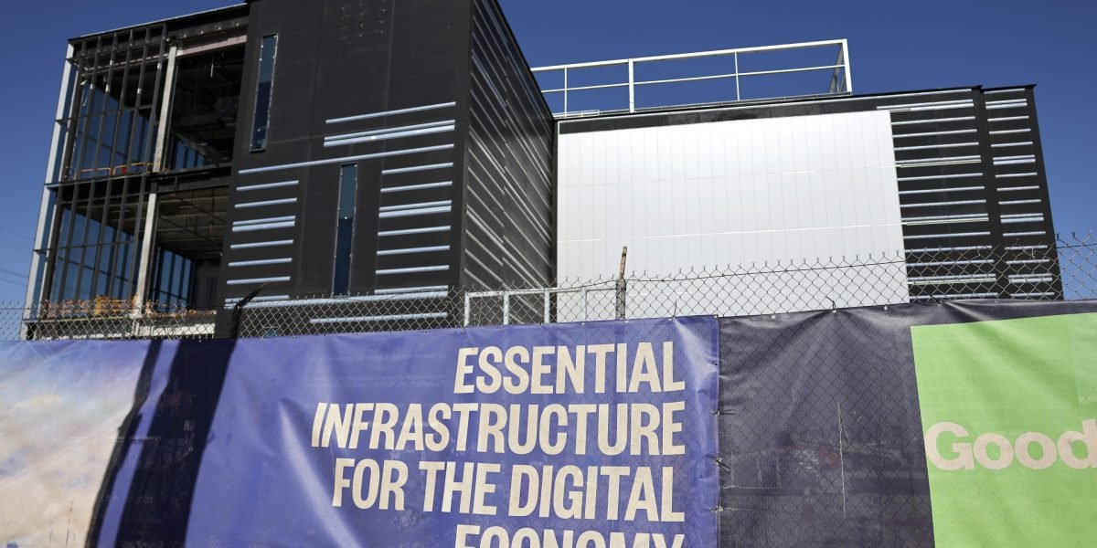 Sua conta de luz pode estar bancando a IA: data centers geram US$ 23 bi em aumentos